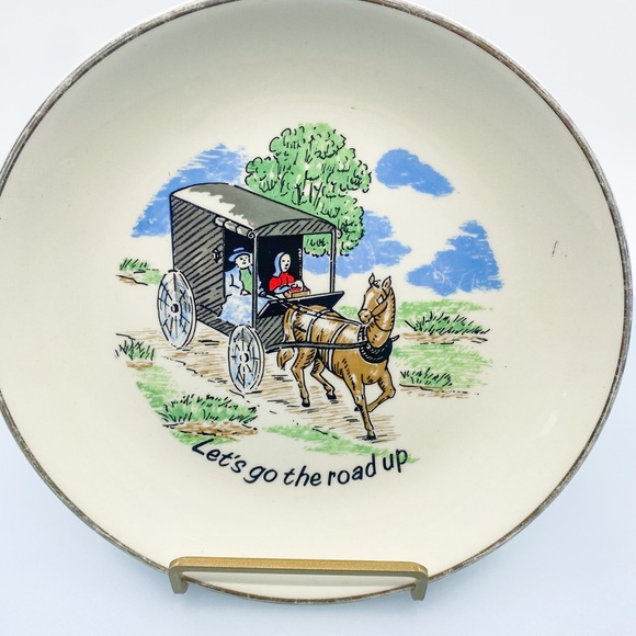 Vintage 1950s-1970s Hand-Painted Amish Horse & Buggy Souvenir Plate • PA Dutch - Picture 2 of 9